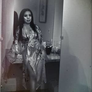 Meet your Posher, Lyannette